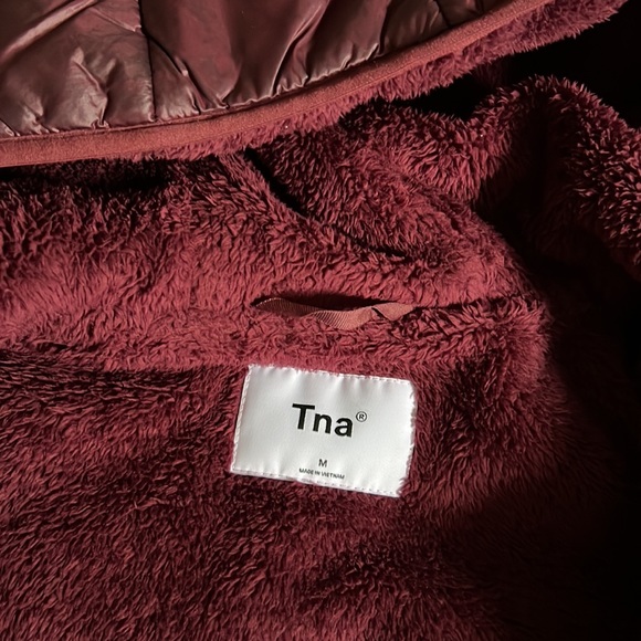 TNA Puffer Jacket - Picture 5 of 5